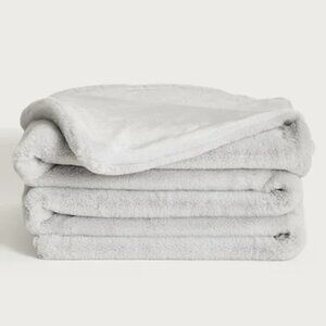 UnHide Lil Marsh Blanket Faux Fur Grey 50 x 60 Machine wash